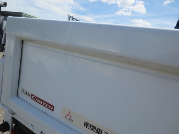 三菱キャンター3段ラジコンクレーン付|中古トラックの販売・買取・査定のアイナビ