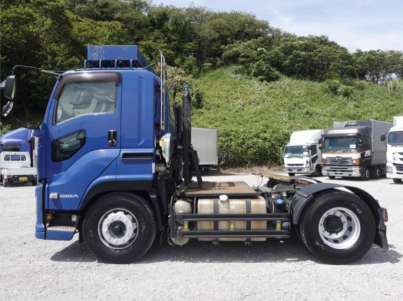 ナンバー・車検付き即納可 トレーラーヘッドトラクター|中古トラックの販売・買取・査定のアイナビ