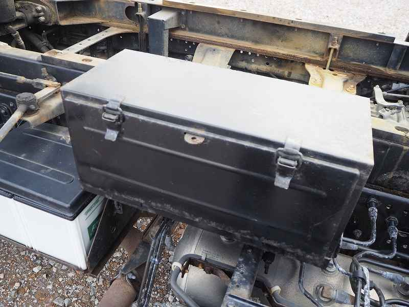 いすゞ フォワード ダンプ 8.2立米 深ダンプ 積載3.35t|中古トラックの販売・買取・査定のアイナビ