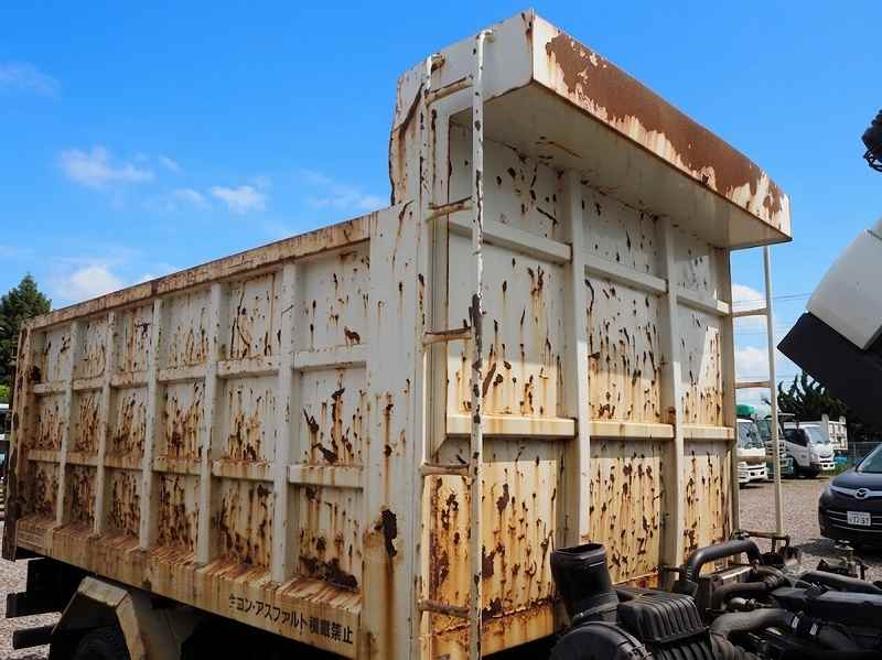いすゞ フォワード ダンプ 8.2立米 深ダンプ 積載3.35t|中古トラックの販売・買取・査定のアイナビ