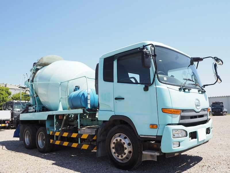 UD コンドル ミキサー車 カヤバ製 コンクリートミキサー車|中古トラックの販売・買取・査定のアイナビ