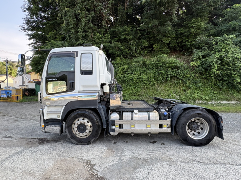 H26年式、ギガ、トラクタ、車検付|中古トラックの販売・買取・査定のアイナビ