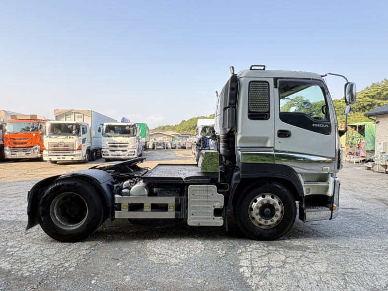 H26年式、ギガ、トラクタ、車検付|中古トラックの販売・買取・査定のアイナビ