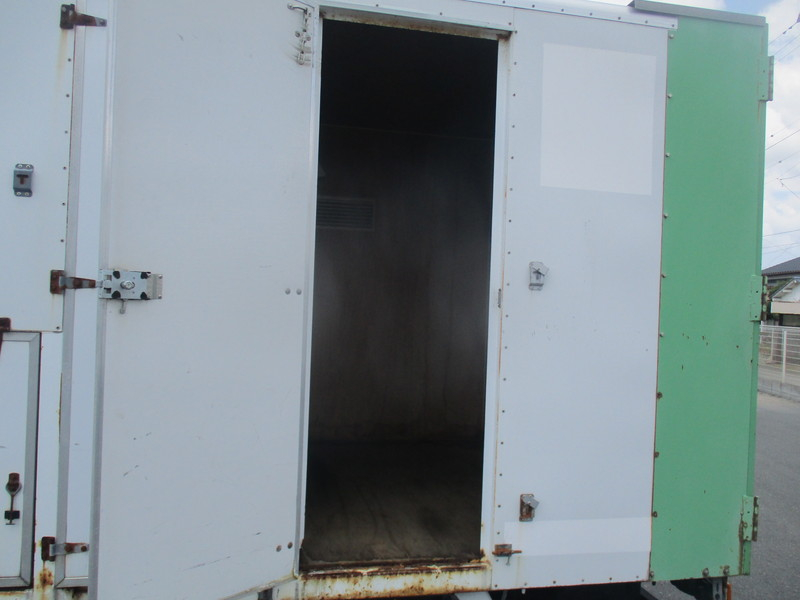 H21アトラス移動式トイレカー後方荷室付き|中古トラックの販売・買取・査定のアイナビ