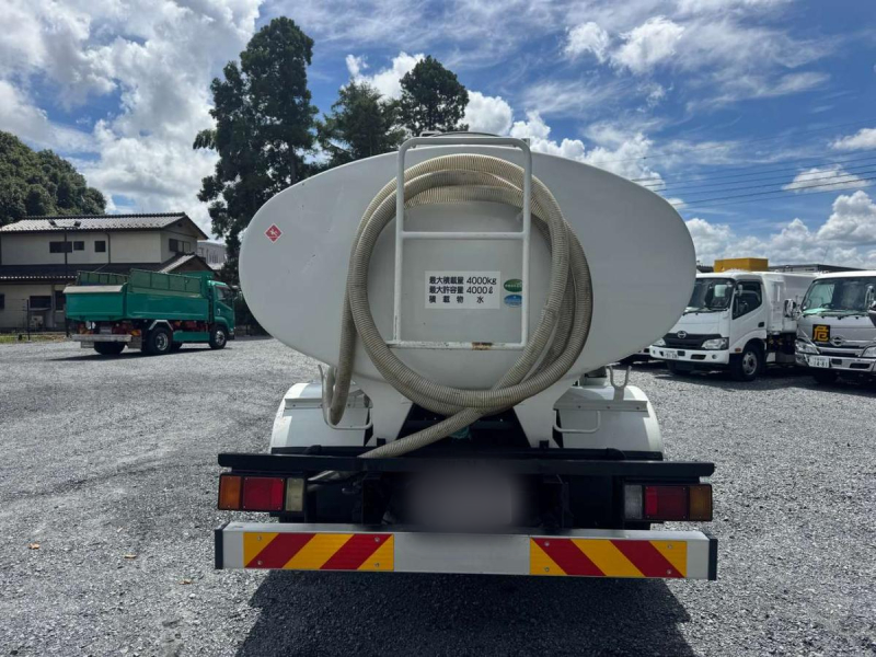 サカイ 前後散水 4,000L PTO式 走行9千km|中古トラックの販売・買取・査定のアイナビ