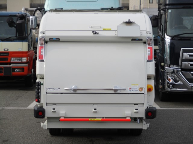 R8　日野デュトロ　プレス式塵芥車4.3立米　未使用車|中古トラックの販売・買取・査定のアイナビ