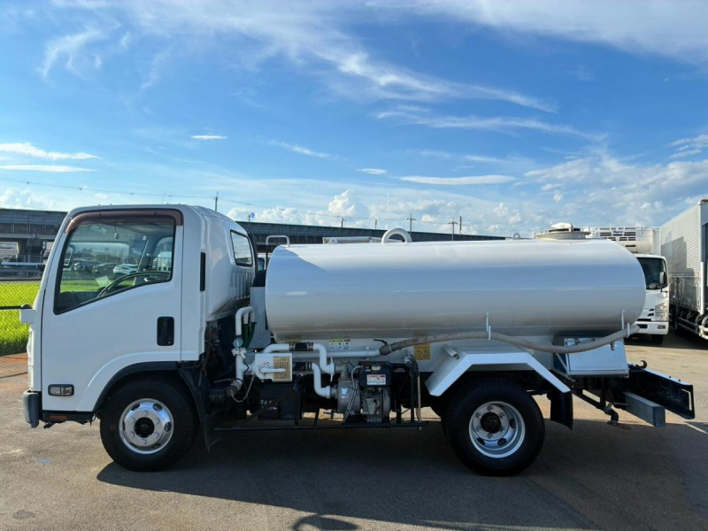 保証対象車両 ワイド 極東開発工業 4000L 別エンジン水ポンプ|中古トラックの販売・買取・査定のアイナビ
