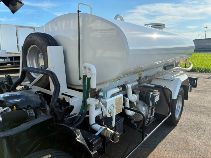保証対象車両 ワイド 極東開発工業 4000L 別エンジン水ポンプ|中古トラックの販売・買取・査定のアイナビ