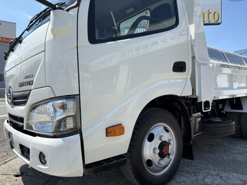 H30　デュトロ2tダンプ　4WD|中古トラックの販売・買取・査定のアイナビ