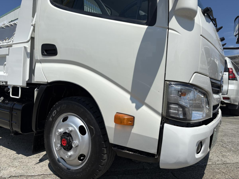H30　デュトロ2tダンプ　4WD|中古トラックの販売・買取・査定のアイナビ