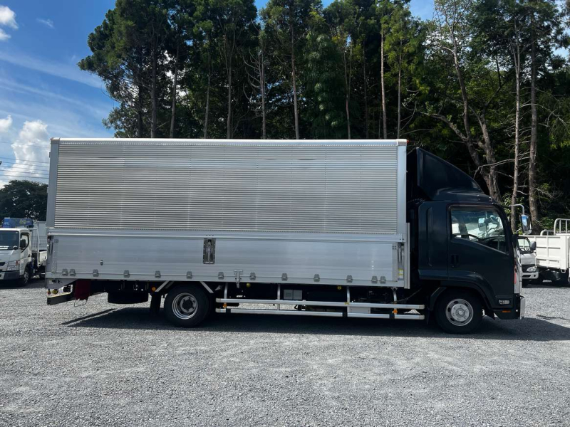 ワイドベッド付6.2m エアサス  240馬力 積載2.75t F6|中古トラックの販売・買取・査定のアイナビ