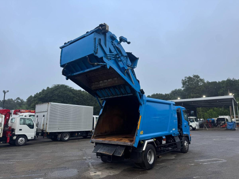 増トンプレス式新明和 10.2立米 汚水タンク 連続スイッチ|中古トラックの販売・買取・査定のアイナビ