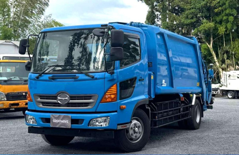 増トンプレス式新明和 10.2立米 汚水タンク 連続スイッチ|中古トラックの販売・買取・査定のアイナビ