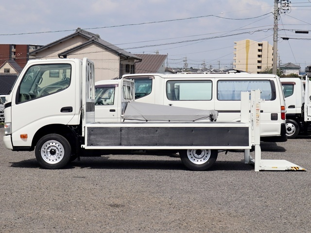 積載1450Kg　平ボディ　新明和　垂直パワーゲート|中古トラックの販売・買取・査定のアイナビ