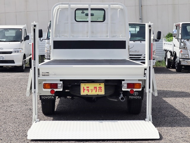 積載1450Kg　平ボディ　新明和　垂直パワーゲート|中古トラックの販売・買取・査定のアイナビ