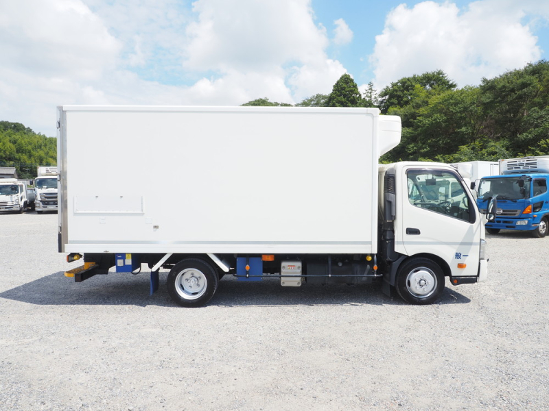 日野 冷凍バン デュトロ|中古トラックの販売・買取・査定のアイナビ