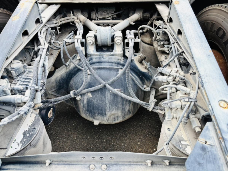 H29 ギガ ハイルーフ トラクタ コンプレッサー付 実走50.1万km|中古トラックの販売・買取・査定のアイナビ