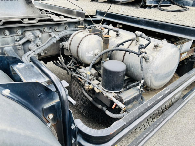 H29 ギガ ハイルーフ トラクタ コンプレッサー付 実走50.1万km|中古トラックの販売・買取・査定のアイナビ
