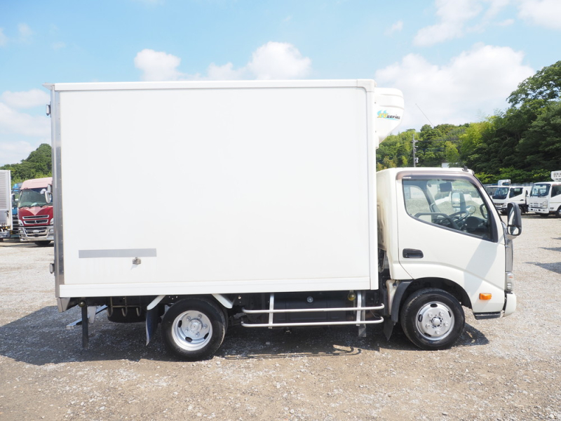 日野 冷凍バン デュトロ|中古トラックの販売・買取・査定のアイナビ