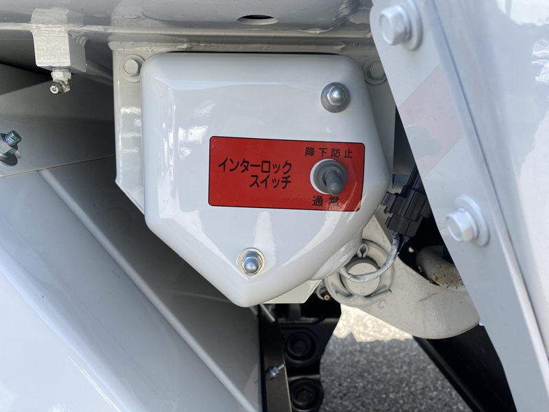 キャンター　新明和工業　プレス式　4.3㎥　150PS　積載2,000kg|中古トラックの販売・買取・査定のアイナビ