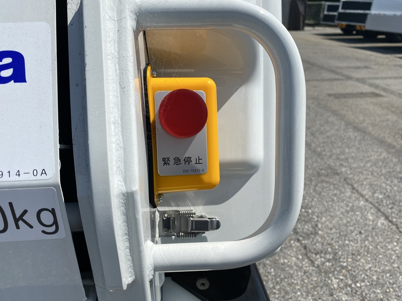 キャンター　新明和工業　プレス式　4.3㎥　150PS　積載2,000kg|中古トラックの販売・買取・査定のアイナビ