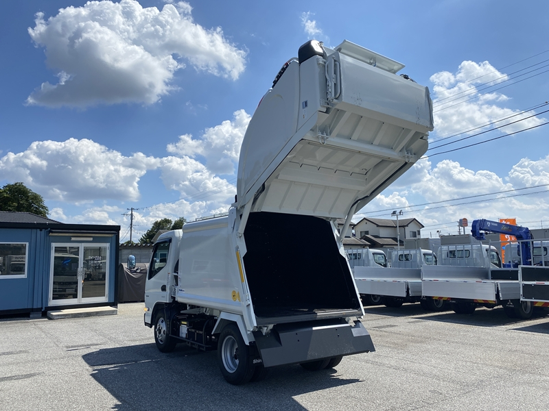 キャンター　新明和工業　プレス式　4.3㎥　150PS　積載2,000kg|中古トラックの販売・買取・査定のアイナビ