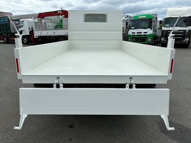 保証対象車両 4ナンバー 新明和工業 2t積載 6速 MT|中古トラックの販売・買取・査定のアイナビ