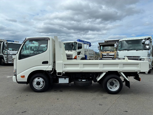 保証対象車両 4ナンバー 新明和工業 2t積載 6速 MT|中古トラックの販売・買取・査定のアイナビ