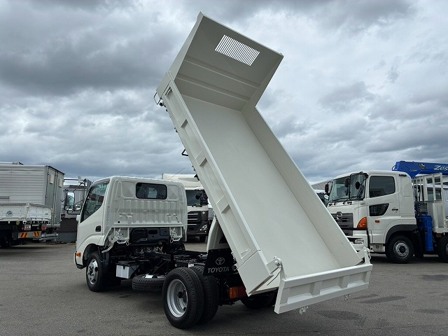 保証対象車両 4ナンバー 新明和工業 2t積載 6速 MT|中古トラックの販売・買取・査定のアイナビ