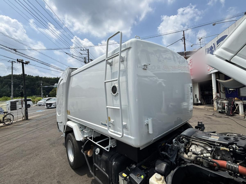 エルフ　巻き込みパッカー車　新明和製5.1立米　積載3650kg|中古トラックの販売・買取・査定のアイナビ