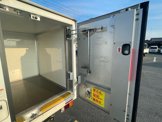 トヨタ 冷凍バン|中古トラックの販売・買取・査定のアイナビ
