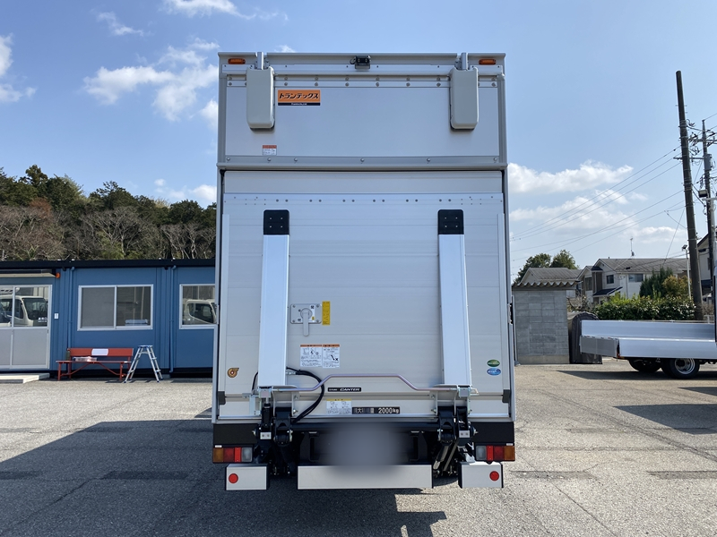 キャンター　標準ロング　全低床　ラッシング2段　サイドドア　跳上ゲート付　積載2,000kg|中古トラックの販売・買取・査定のアイナビ
