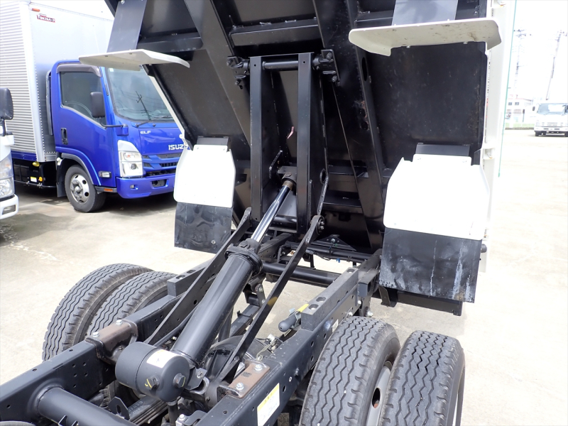 【353617】小型　ダンプ　3t積み　M/T　低走行　高年式|中古トラックの販売・買取・査定のアイナビ
