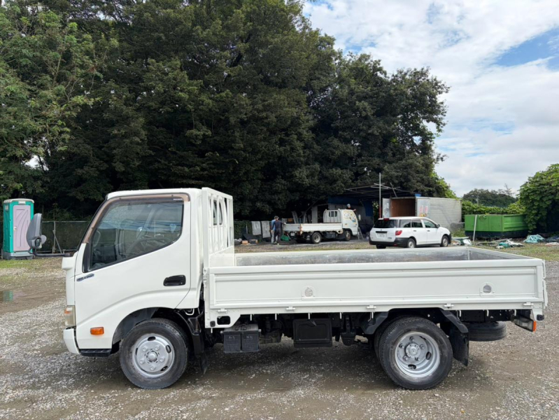 10尺 全低床 2トン積載  3方開 5速MT スタッドレスタイヤ ETC|中古トラックの販売・買取・査定のアイナビ