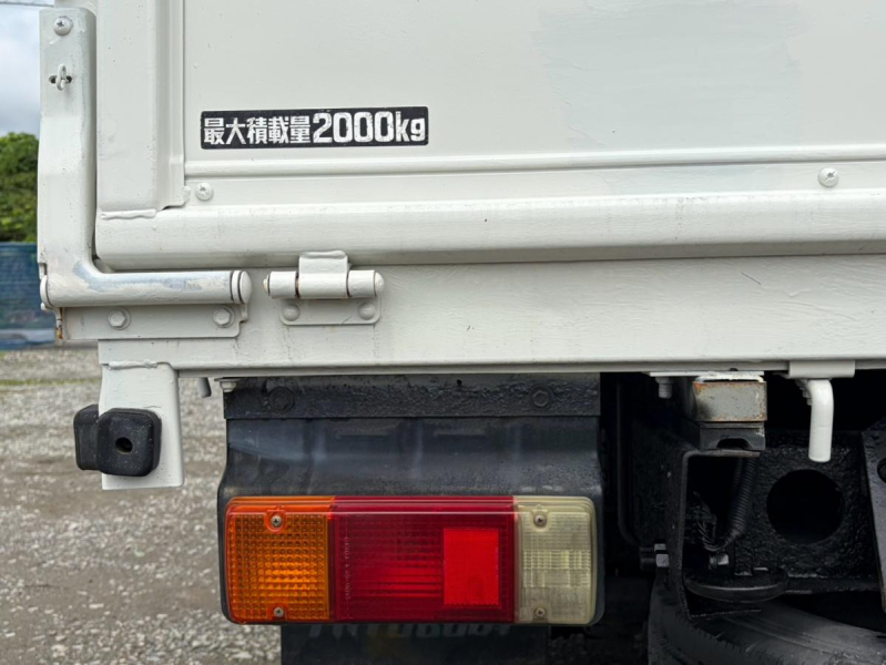 10尺 全低床 2トン積載  3方開 5速MT スタッドレスタイヤ ETC|中古トラックの販売・買取・査定のアイナビ