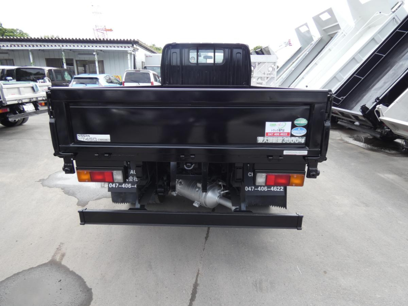 H27 3トン　平ボディ　マニュアル|中古トラックの販売・買取・査定のアイナビ