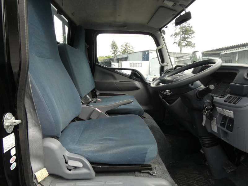 H27 3トン　平ボディ　マニュアル|中古トラックの販売・買取・査定のアイナビ