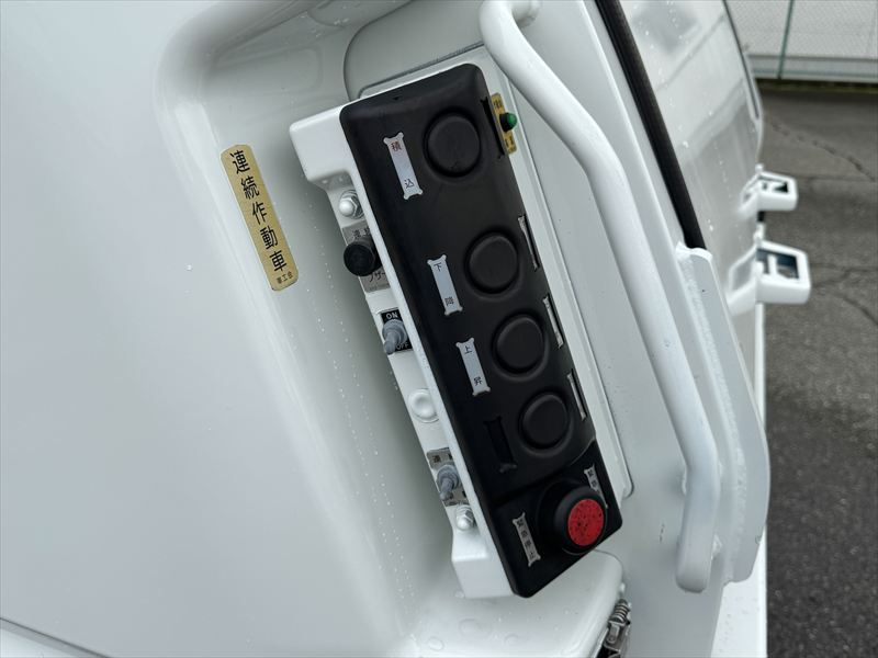 プレス　10.2　新明和|中古トラックの販売・買取・査定のアイナビ