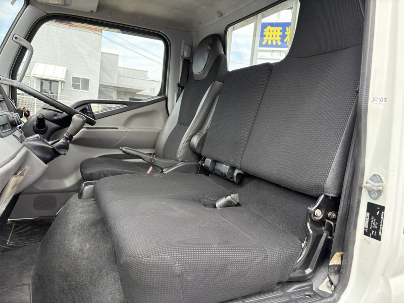 H30 キャンター　2t平ボディ|中古トラックの販売・買取・査定のアイナビ