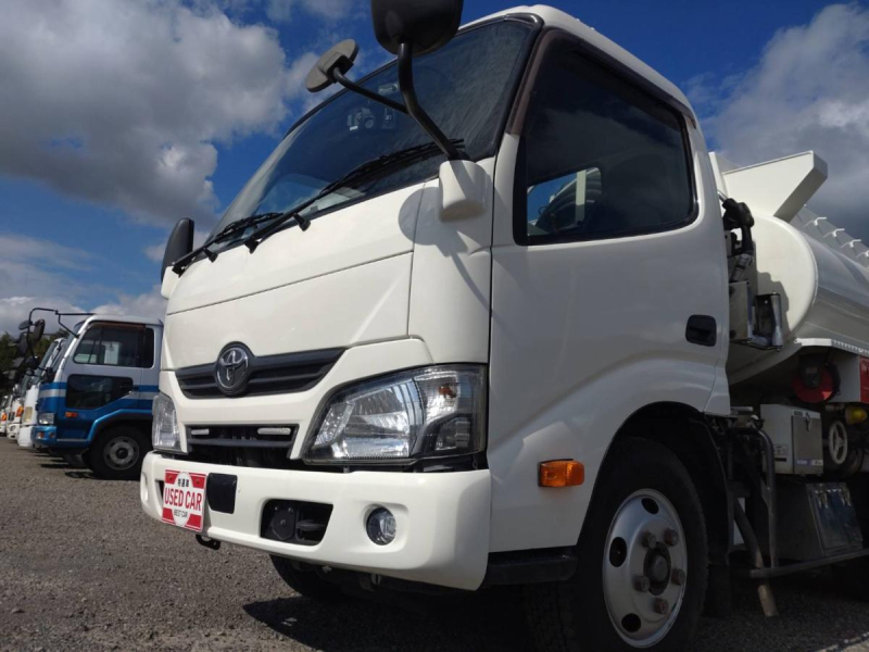 トヨタ トヨエース タンクローリー　1層3.3KL　消防書類有り|中古トラックの販売・買取・査定のアイナビ