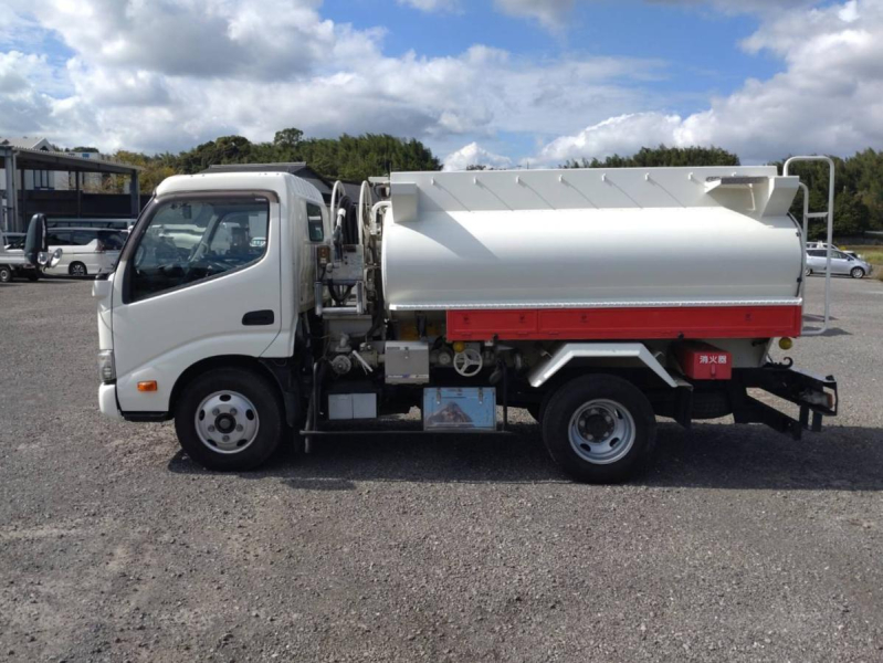 トヨタ トヨエース タンクローリー　1層3.3KL　消防書類有り|中古トラックの販売・買取・査定のアイナビ
