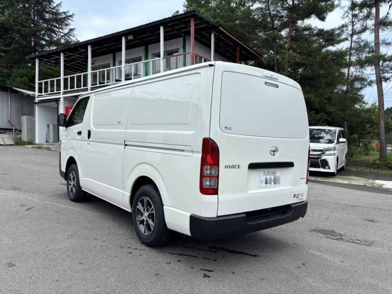R8 ハイエース 中温冷凍バン 未使用 TECS トヨタ車体|中古トラックの販売・買取・査定のアイナビ