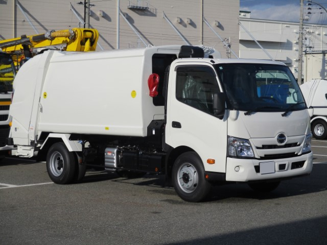R8　日野デュトロ　プレス式塵芥車8.3立米　※未使用車|中古トラックの販売・買取・査定のアイナビ