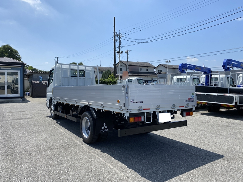 キャンター　標準ロング　全低床　アルミブロック　積載3,000kg|中古トラックの販売・買取・査定のアイナビ