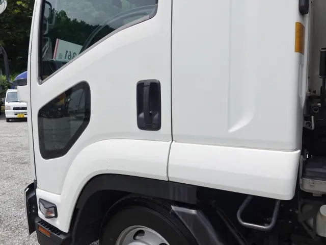 いすゞ ウイング車 フォワード|中古トラックの販売・買取・査定のアイナビ