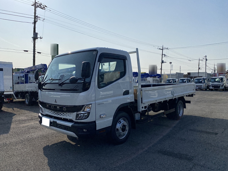 キャンター　セミロング　全低床　木製　積載4,900kg|中古トラックの販売・買取・査定のアイナビ