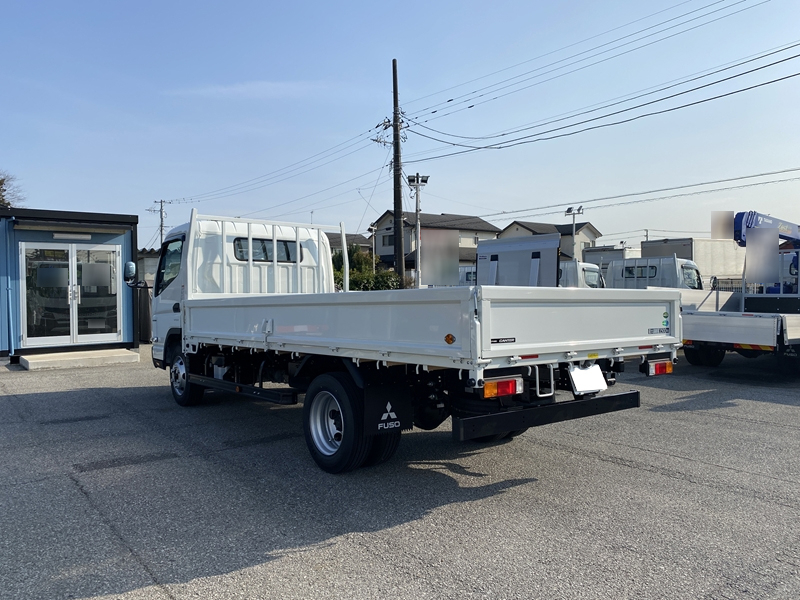 キャンター　セミロング　全低床　木製　積載4,900kg|中古トラックの販売・買取・査定のアイナビ