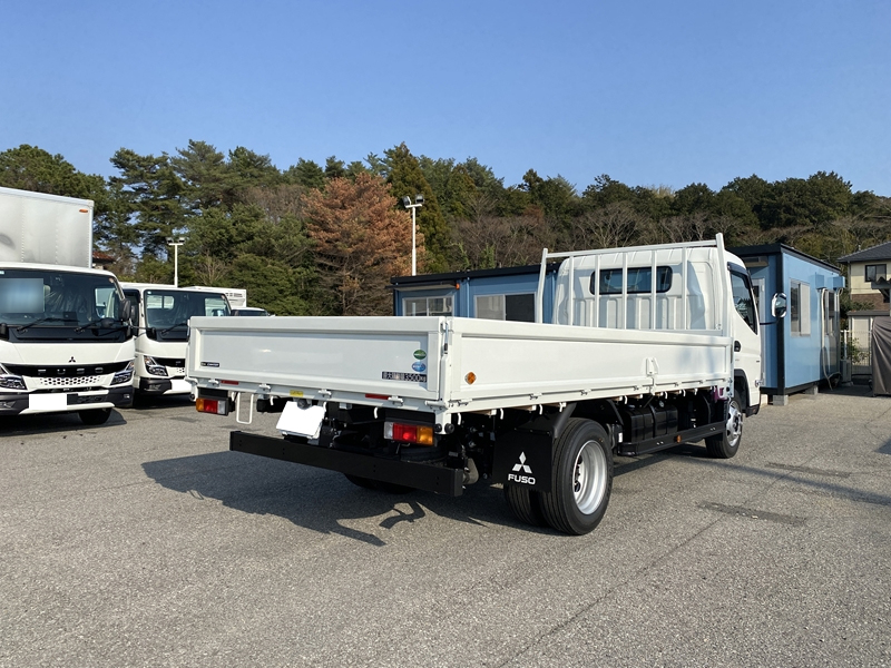 キャンター　セミロング　全低床　木製　積載4,900kg|中古トラックの販売・買取・査定のアイナビ