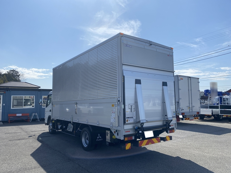 キャンター　ワイド超ロング　全低床　跳上ゲート付　積載3,600kg|中古トラックの販売・買取・査定のアイナビ