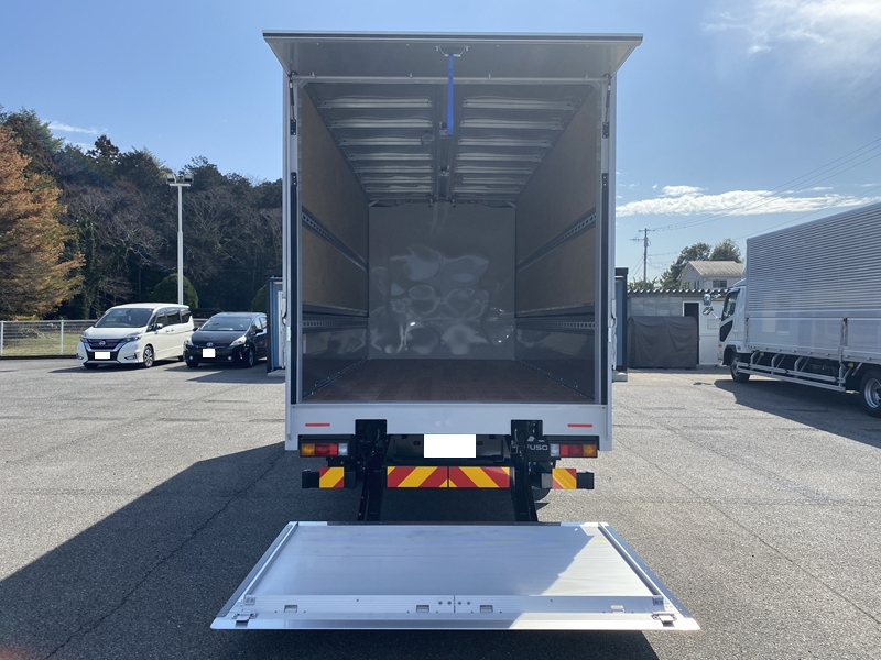 キャンター　ワイド超ロング　全低床　跳上ゲート付　積載3,600kg|中古トラックの販売・買取・査定のアイナビ